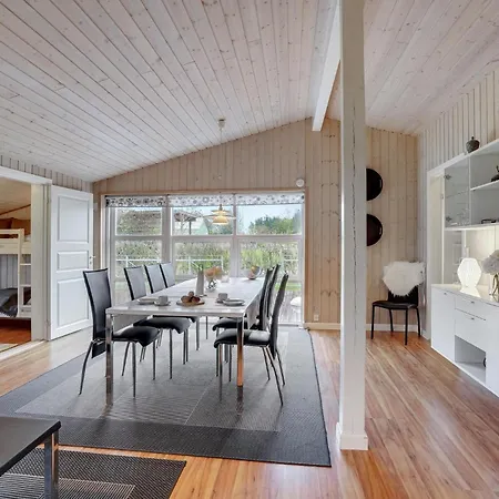 With Patio 319 Egernsund