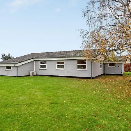 With Patio 319 * Egernsund